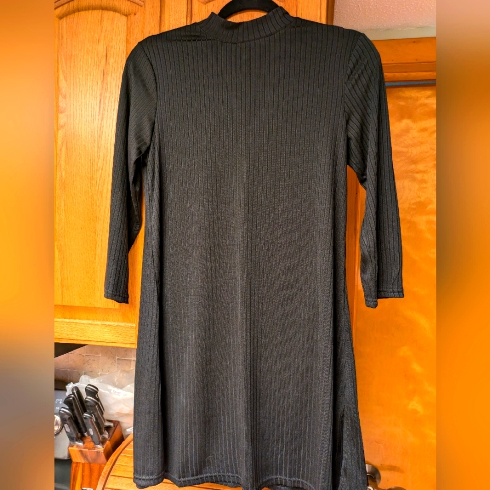 NWT Black Ribbed Tunic Top, size L